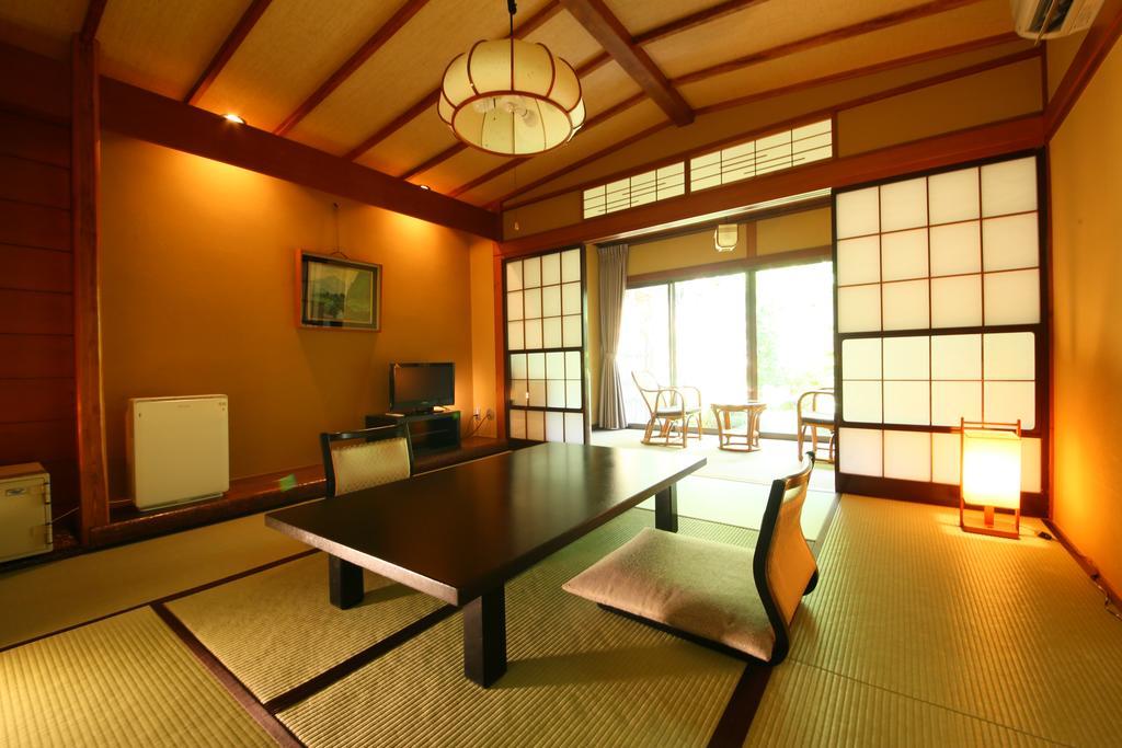 Ryokan Izumiya Zenbe 4*